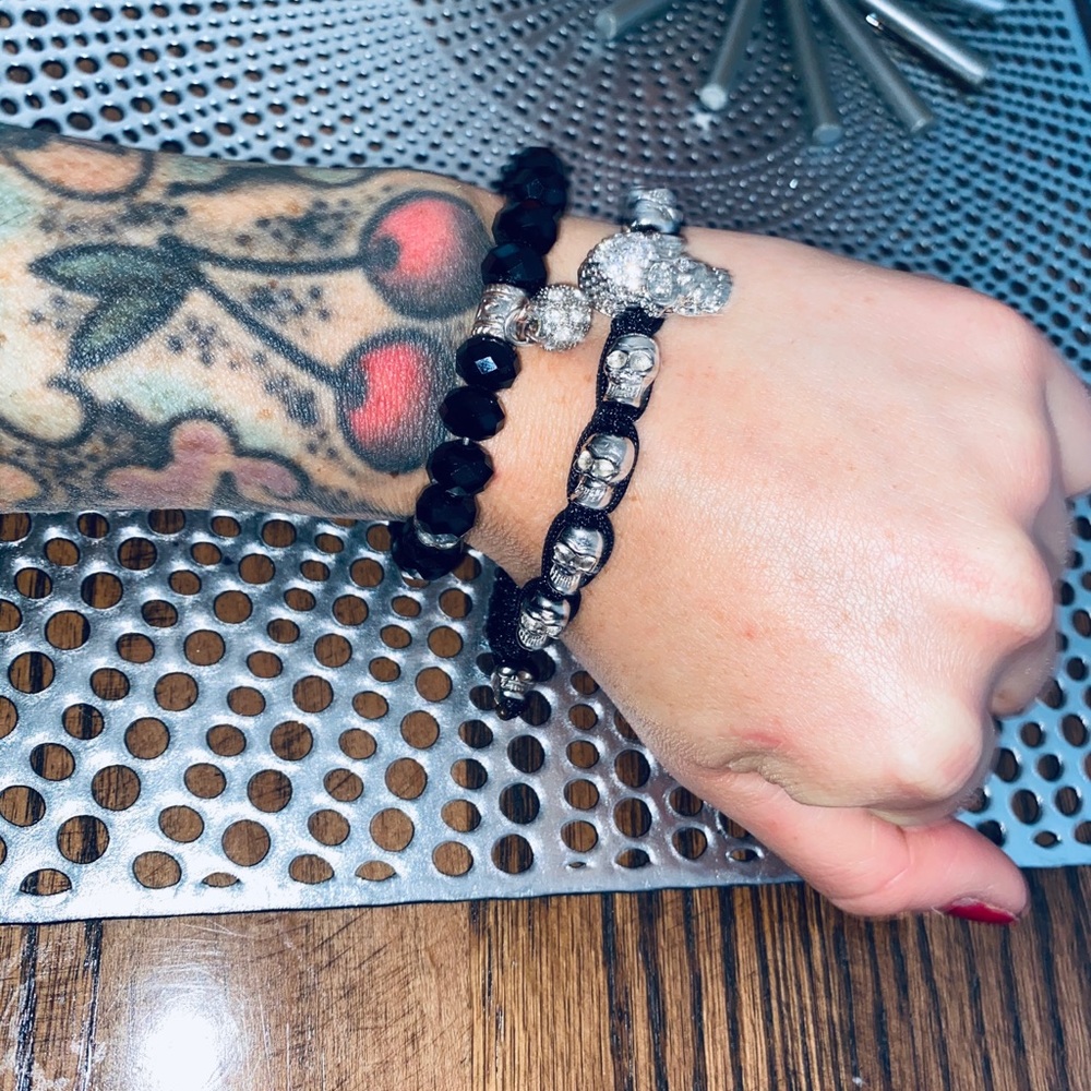 Set of 3 black beaded w/ skull +anchor bracelets - Picture 8 of 8